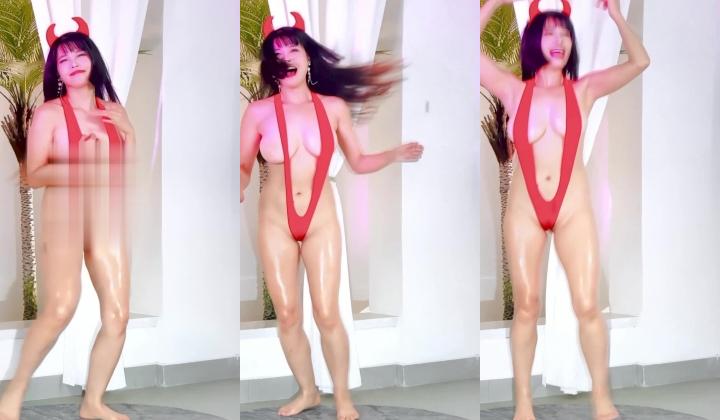 【花漾舞团】性感丰满乳神『丹丹』透视律动甩大奶很是风韵迷人三角度