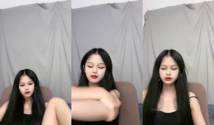 这个是真的嫩，川妹子，软萌小仙女，【小易的so啵啵】，娇小玲珑被干得皱眉头喊疼，多场无套，啪啪内