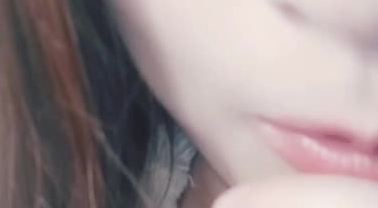 手机直播年龄不大看着很清纯的美女主播漏奶漏逼小秀喜欢的不要错过