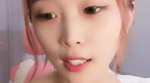 长相甜美高颜值妹子道具自慰大秀 苗条身材跳蛋震动道具JJ抽插非常诱人