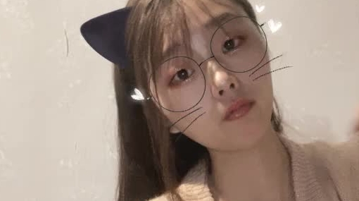 真实可爱颜值少妇，滤镜猫猫装扮，跳蛋塞入阴道自慰，自己也呻吟起来