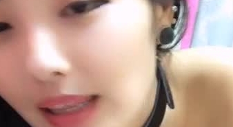 一坊丰满漂亮美女主播蜜汁丝袜 凌晨一多自慰大秀第二弹 颜值不错奶子很大 自慰插穴很是诱人