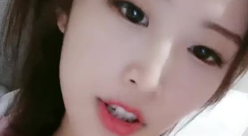 颜值不错微笑直播大秀 激情自慰