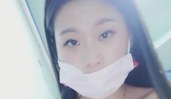 皮肤白皙美女主播和炮友直播 先口后啪 然后自己不停自慰