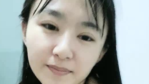 良家少妇的小日常做爱，跟老公镜头前啪啪直播赚外快，颜值不错玩的很开被老公多体位抽插撸射在嘴里很真