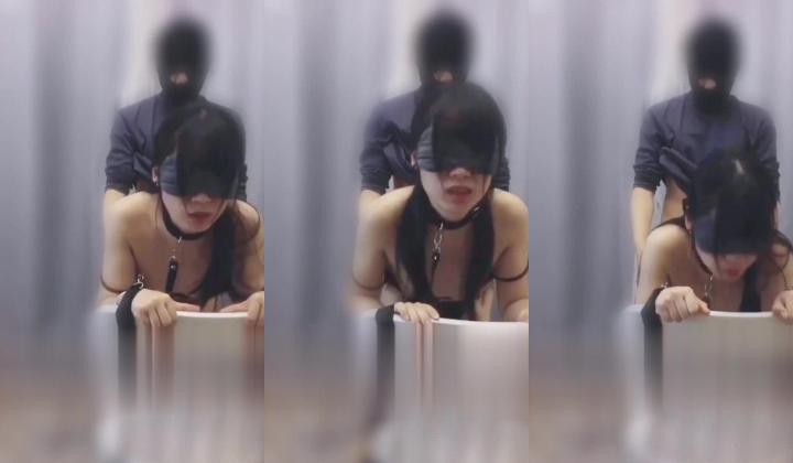 《最新流出顶级绿帽》推特高颜模特身材气质网红女神【小小肥羊】私拍，绿帽老公开发娇妻勾引前男友卖淫