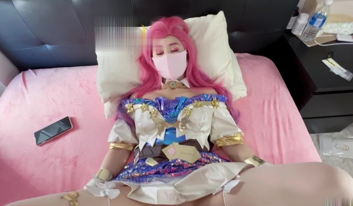 【足控绿帽狂喜】95后绿帽情侣美腿女王「汐梦瑶」付费资源《当二次元女友漫展cos萨勒芬妮被摄影师带走后…》