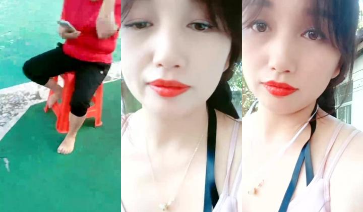 乡村少妇真是骚，【甜甜小少妇】，哪里人多去哪里，户外游泳池边塞跳蛋，骚逼湿漉漉，需要男人来解救