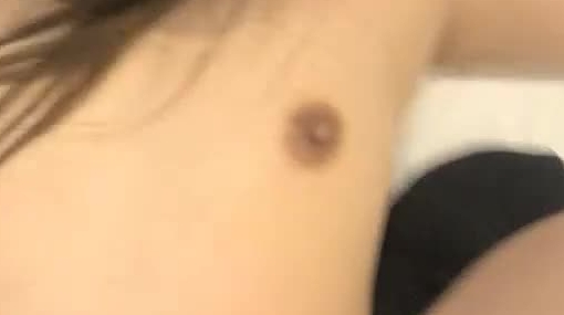 未流出经典泡良，【91约妹达人】偷拍 真实网聊 约炮嫩良家 酒店开房，两个学生妹，推倒成功