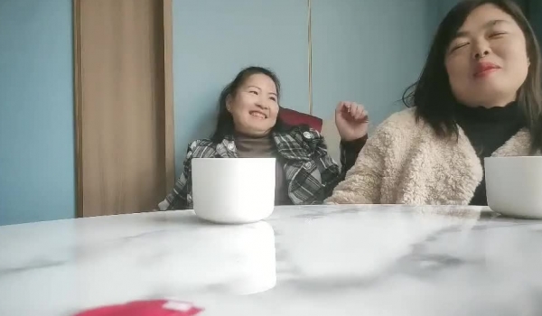 【良家故事】，跟着大神学泡良，扮土豪同时勾搭几个良家，广撒网总有中招的，酒店里抠逼操穴，让淫妇满