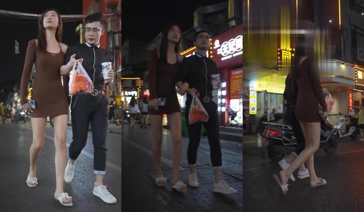 大神夜市步行街尾随偷拍 ️模特身材身高175长腿吊带包臀裙美女性感骚窄内裤