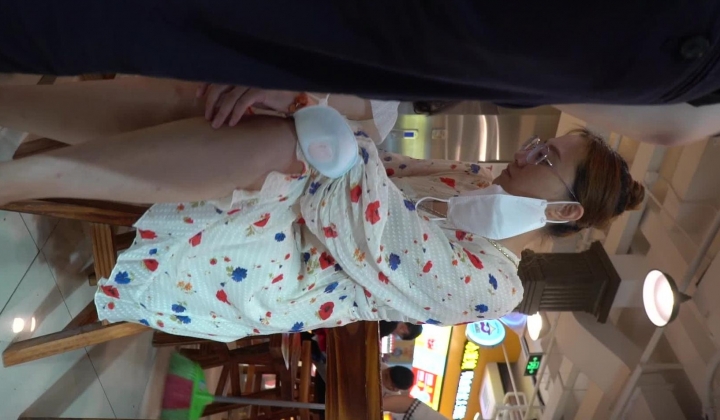 论坛VIP资源大师极限贴身CD超多漂亮小姐姐亮点多多各种骚丁露臀蕾丝骚内COSER美眉直接真空露