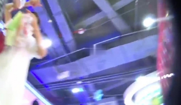 最新流出 裙底街拍大神苦行僧专业近距离偷拍原创