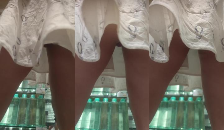 商场一路跟踪抄底连衣裙妹纸 ️卧槽,竟然没穿内裤看到她的小鲍了