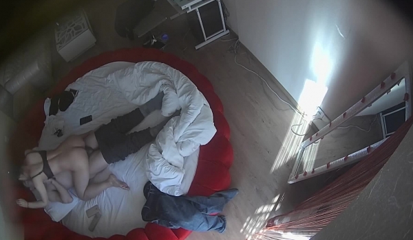 钟点炮房水滴监控TP貌似很赶时间的一对偷情男女骚女戴着文胸上位屁股扭的非常好看