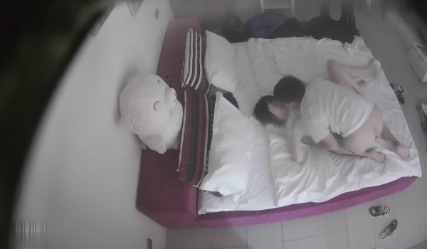 Hotel偷拍系列 稀缺未流出 白色情趣佩奇 5月极品女神，大学附近的，质量不比虎台差，推荐收藏