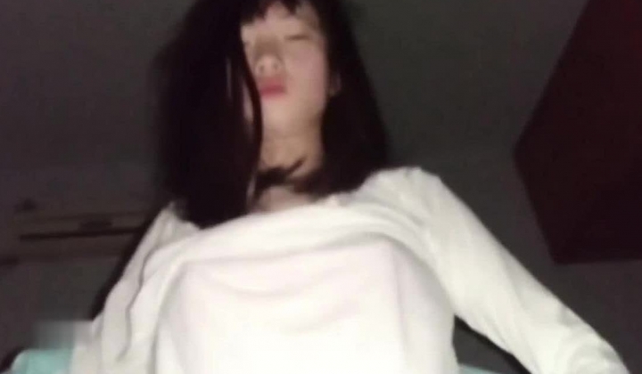 【极品泄密】，舞蹈系美女大学生，完美露脸，小穴超进展，每次操的时候一脸痛苦，奶子很漂亮！