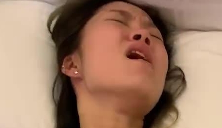 《台湾情侣泄密》带着已婚人妻去旅行 ️不仅要操她的大肥B还要干她的屁眼