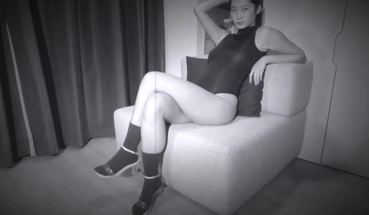 崇洋媚外极品身材美模国外一边旅游一边被炮友啪啪，大洋屌一插到底搞得贱货欲仙欲死