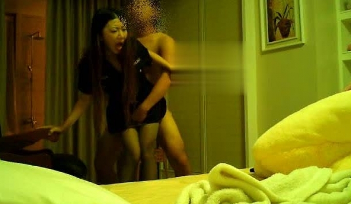 91内裤哥 宾馆内大战高级妓女之丝袜痴女