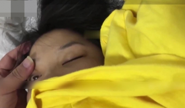 高价入会私密猎奇圈付费重磅视频变态大佬死猪玩女人打扮清纯白虎嫩B学生妹被内射然后内窥镜看子宫