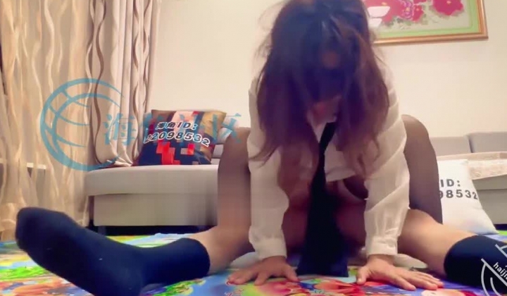 海角大神，【论熟女性事】，一个20多岁的小伙子，专门爱熟女，可谓是巅峰重合了，各种聊天文爱啪啪
