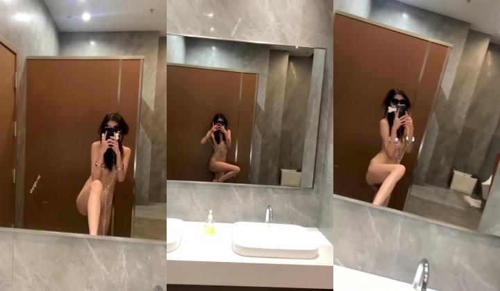 【重磅核弹】超高颜值车模女神【太子妃】SM调教露出啪啪