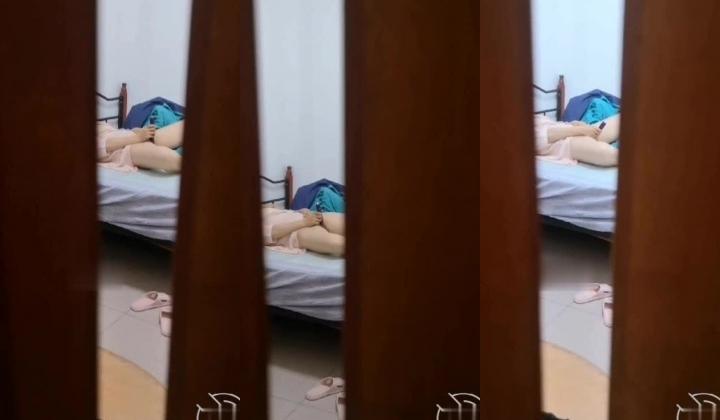 某乱伦社区新人投稿销量20多个W的作品 ️全网最真实乱伦妈妈，超给力处男小哥第一次都给了妈妈