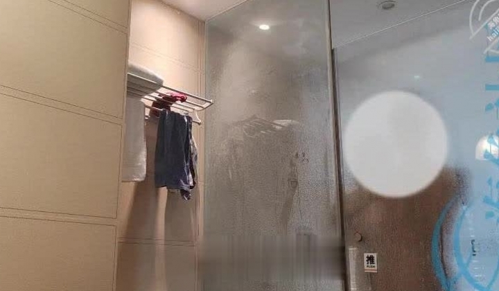 原创海角大神【干妈变成了情人】付费钻石贴！小牛吃老草，内射丰满干妈，鸡巴都干肿了