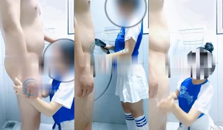 父女乱伦大神【萝莉女儿的生活记录】钻石贴，假期结束回来的路上，没忍住在山谷路边内射了女儿