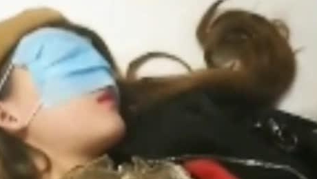最新PANS女神嫩模紫萱情趣黑丝装与老总吃饭被灌醉带到酒店慢慢玩 小穴又粉又嫩 还颜射一脸