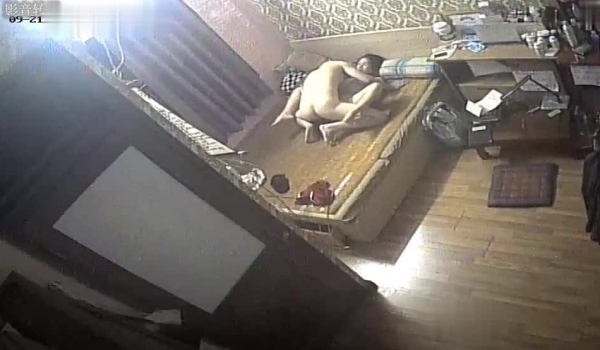 最新流出黑客 ️破解家庭摄像头监控偷拍各种夫妻啪啪