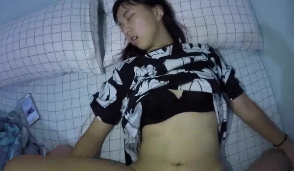 【MJ精品发布】漂亮大学生被男友真实灌醉啪啪 玩胸玩穴爆菊花等等绝对刺激