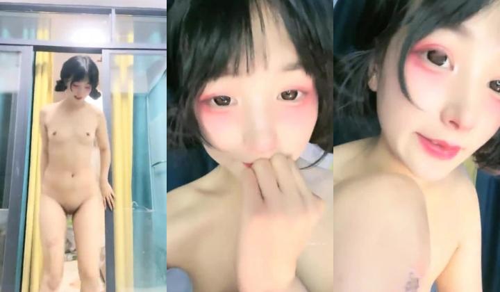 小乔要抱抱 喜欢化很夸张浓妆的小乔萝莉女神，床上打炮了换个场所车震，本人很漂亮又可爱，被炮友按着