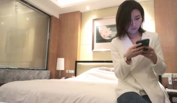 文轩探花约了个白色西装甜美妹子啪啪，口交摸逼上位骑坐抽插大力猛操