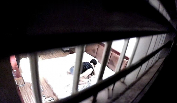 新流出萤石酒店偷拍 高颜值情侣被男友后入爆菊野蛮输出干哭了