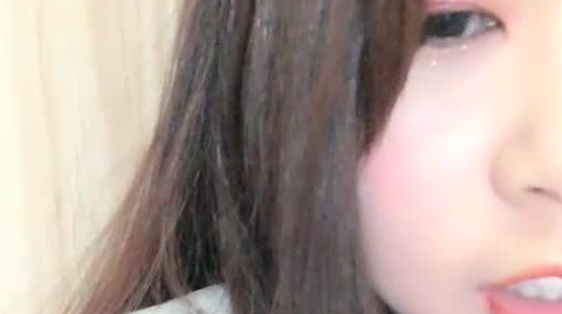 颜值不错初一直播大秀 大黑牛插穴自慰出淫水 十分淫荡