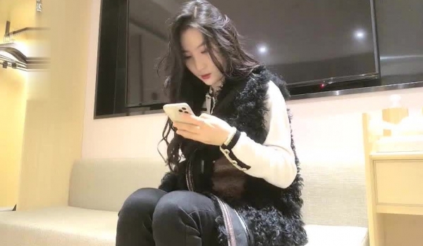 【小宝寻花】3000网约极品御姐外围，风骚白皙身材好，女神收割机只看颜值还属小宝