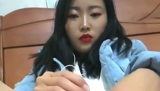 颜值不错90少妇直播大秀 激情自慰插穴 淫水好多