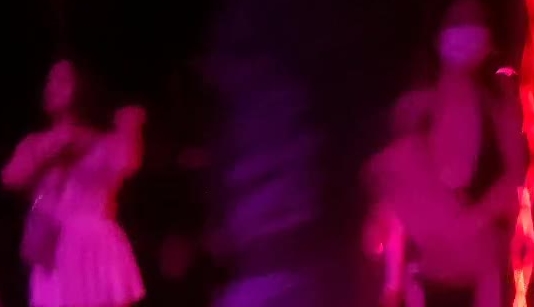 【小小寻花】，舞厅选妃，灯红酒绿下莺莺燕燕，极品大胸小姐姐酒店啪啪，纯天然，难得一见很赞！