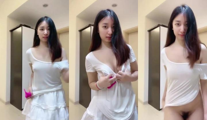 浙江传媒学院，大三杭州美女大学生，【陈小鱼】，发育极好的大屁股，羞涩中夹杂着无限欲望