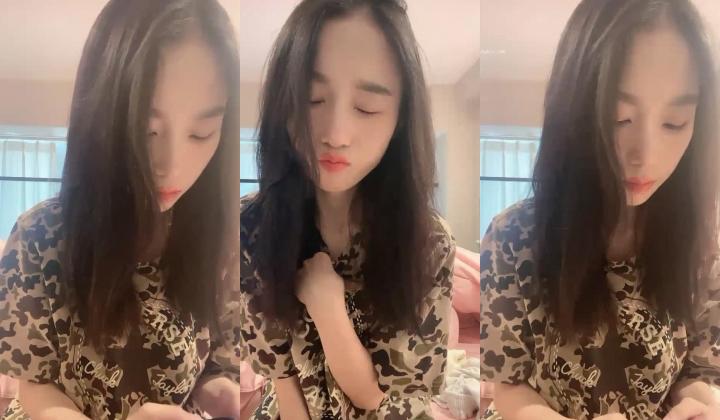 瘦瘦的身材很苗条的邻家妹子，虽然不算很漂亮 但是够骚啊，被猛男狠狠地操 妹子要崩溃了 惊声尖叫，瘦瘦的骨架都要散掉了