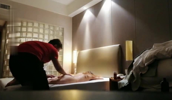 最淫养生之道-私密保健会所【女子养生SPA】技师超神服务全身推油按摩保健 舒爽啪啪 专注玩操美少