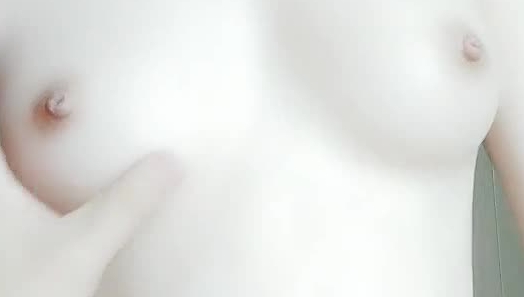 【吃伟哥干小骚逼】刚毕业大学生小情侣家中啪啪，极品身材美乳翘臀难得一见，粉嫩白恰到好处真乃人间极品尤物