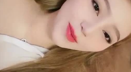 高颜值美女主播允允儿 激情大秀 颜值高身材好 自慰插穴 很是诱人