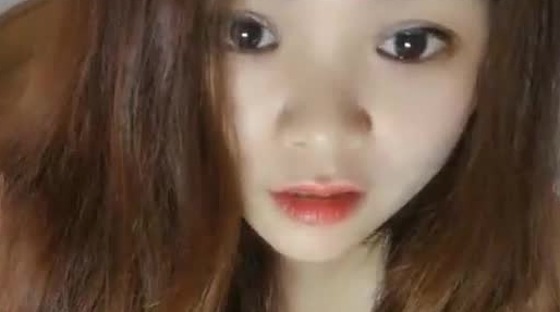 颜值不错丰满身材妹子小溪曦黑丝自慰，露逼情趣内裤跳蛋塞入掰穴，震动拉扯呻吟娇喘诱人