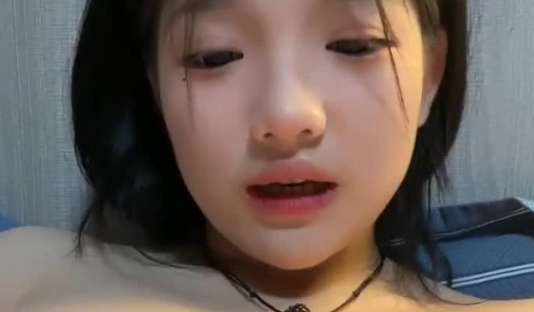 2个婴儿脸母狗校花 好同学好闺蜜【19岁妹子】相约下海，道具互动互插自慰 插的哇哇大叫