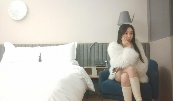 利哥探花 原艺术歌舞团女伴舞身高170 想拔套看到逼里有血丝怂了
