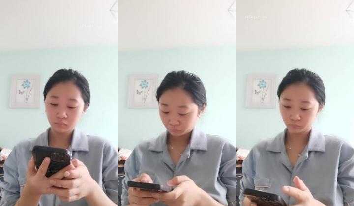 应求更新！美胸大学生~【眼里有星辰】道具自慰~好骚好美！骚货的隐藏属性暴露无遗，这淫荡的表情太挑