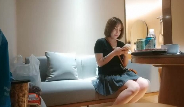 沈先生探花 专职卖淫的小胖妞钱少的单不接 服务没特色
